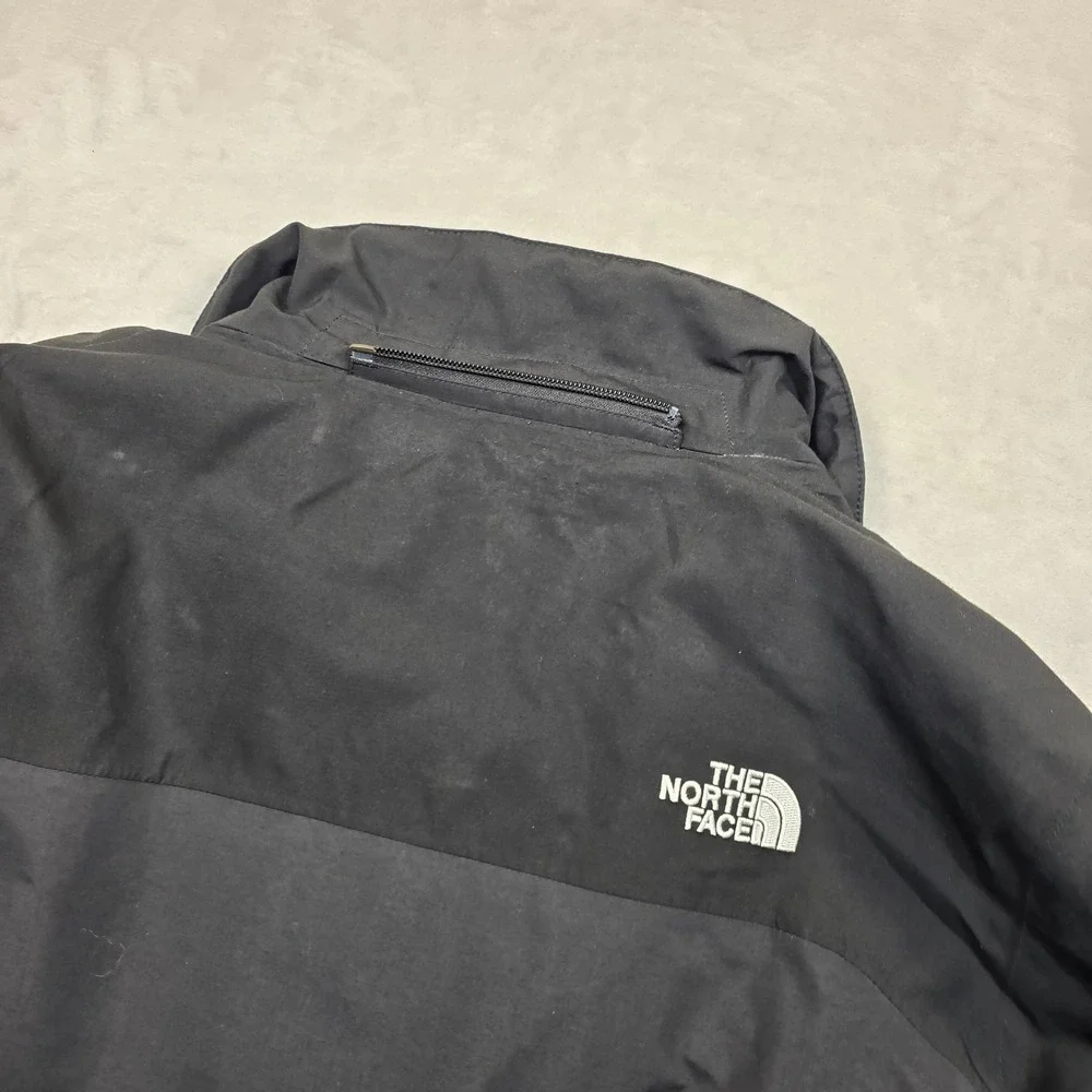 The North Face HyVent Jacket Mens Small‎ Black Insulated Zip Waterproof